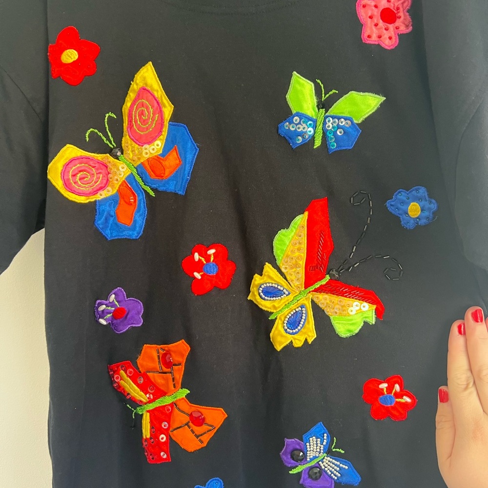 Size Medium Victoria Harbour Black Applique Butterfly Tshirt with Shoulder Pads - Picture 3 of 5
